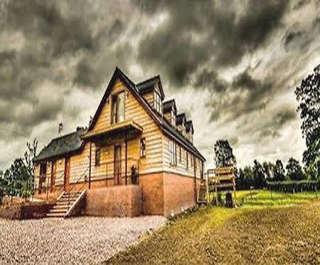 Big Bear Lodge Melverley Exterior photo