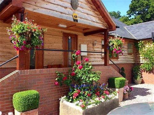 Big Bear Lodge Melverley Exterior photo