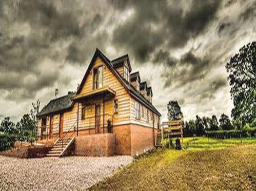 Big Bear Lodge Melverley Exterior photo